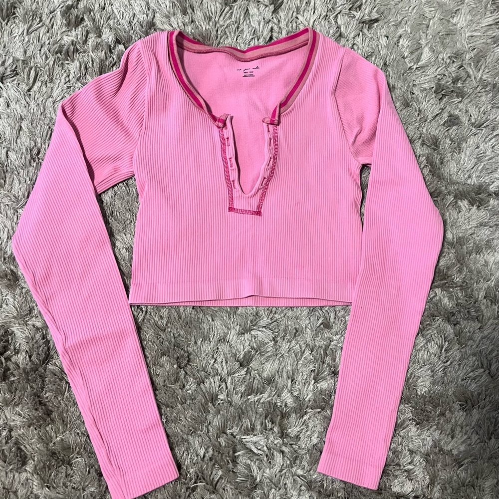 NWOT Urban Outfitters Go For Gold Seamless along Sleeve Top